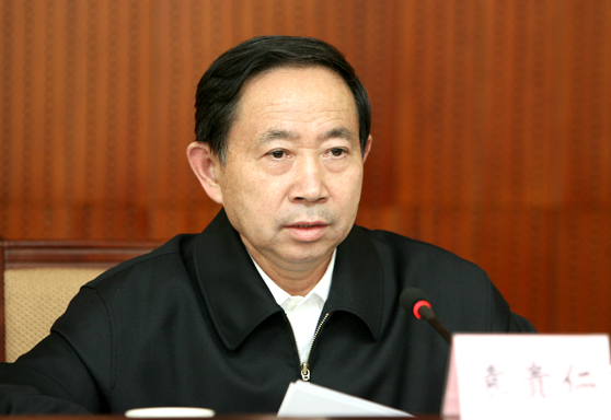 袁貴仁：學生在校期間能參加至少一項藝術(shù)活動