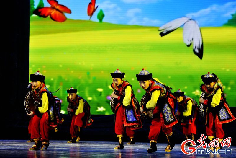 兒童情境歌舞詩(shī)劇《天天向上》在京公演（組圖）